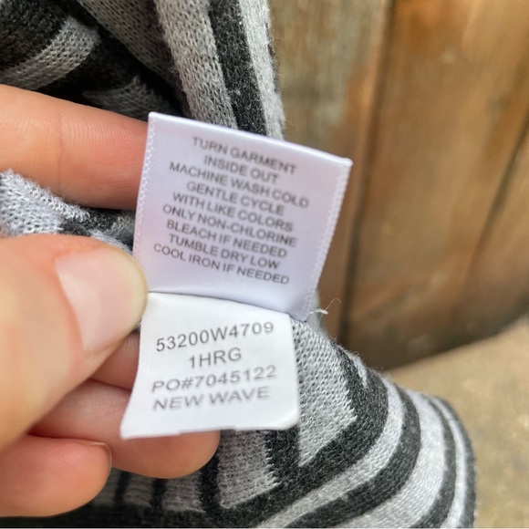 ENERGE Women’s Striped Gray Sleeveless Sweater Vest Open Front One Size - Picture 8 of 10